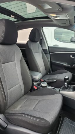 
										HYUNDAI I30  GLS 1.6 MT full									