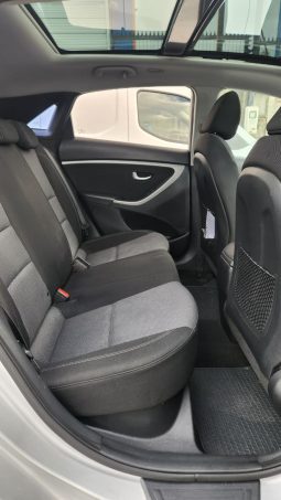 
										HYUNDAI I30  GLS 1.6 MT full									