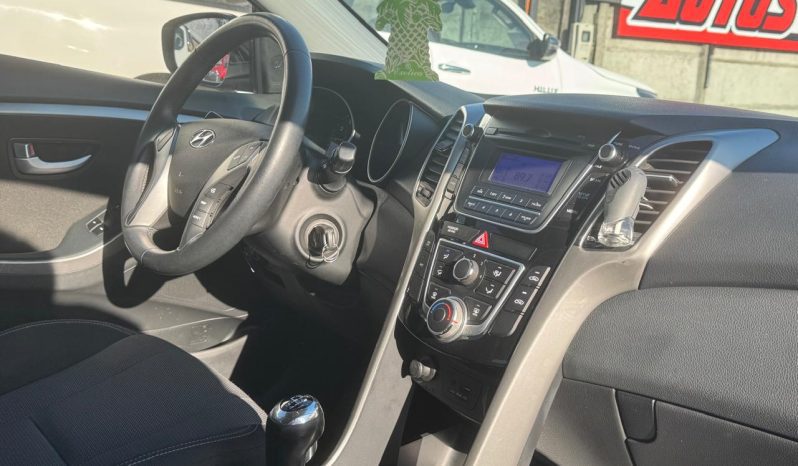 
								HYUNDAI I30  GLS 1.6 MT full									