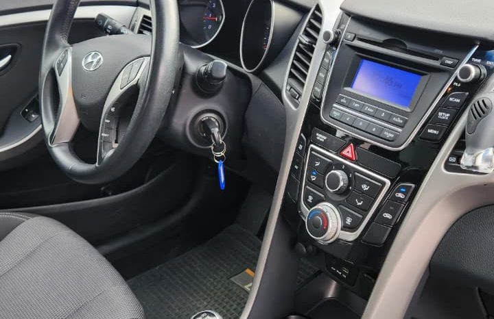 
								HYUNDAI I30  GLS 1.6 MT full									