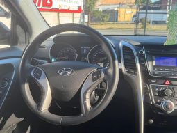 
										HYUNDAI I30  GLS 1.6 MT full									