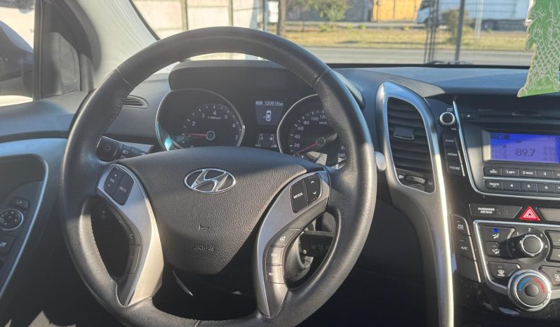 
								HYUNDAI I30  GLS 1.6 MT full									