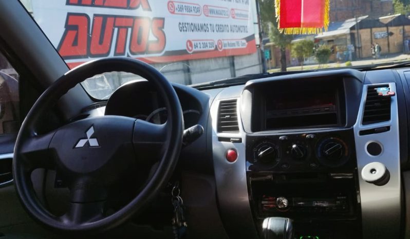 
								MITSUBISHI MONTERO SPORT G2 2.5 AT 4X2 full									