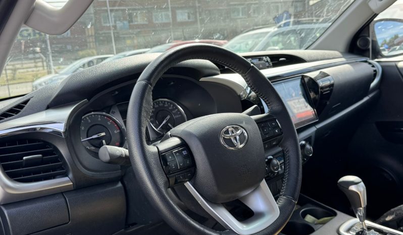 
								TOYOTA HILUX SRV 2.8D AT 4X4 full									