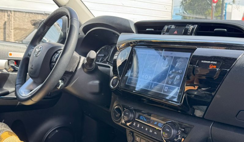 
								TOYOTA HILUX SRV 2.8D AT 4X4 full									