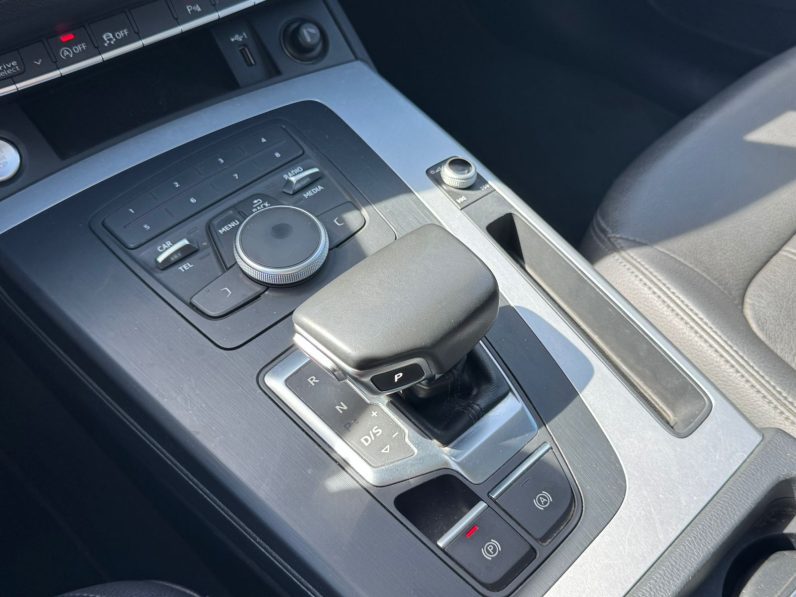
								AUDI Q5 2.0 TFSI QUATTRO AUT full									