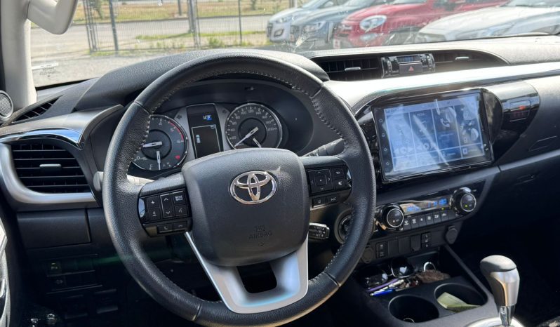 
								TOYOTA HILUX SRV 2.8D AT 4X4 full									