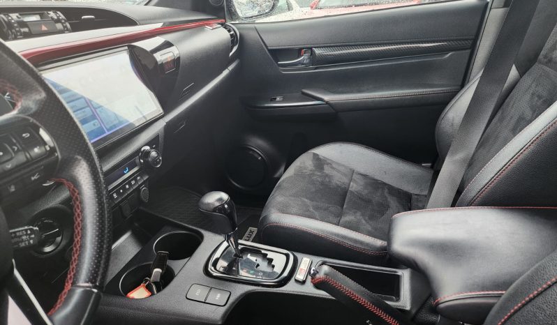 
								TOYOTA HILUX GR 2.8D AUT 4X4 full									