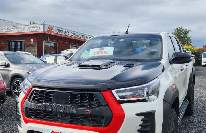 
								TOYOTA HILUX GR 2.8D AUT 4X4 full									