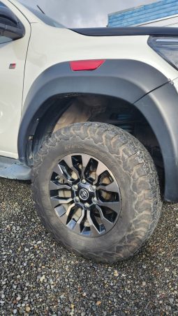 
										TOYOTA HILUX GR 2.8D AUT 4X4 full									