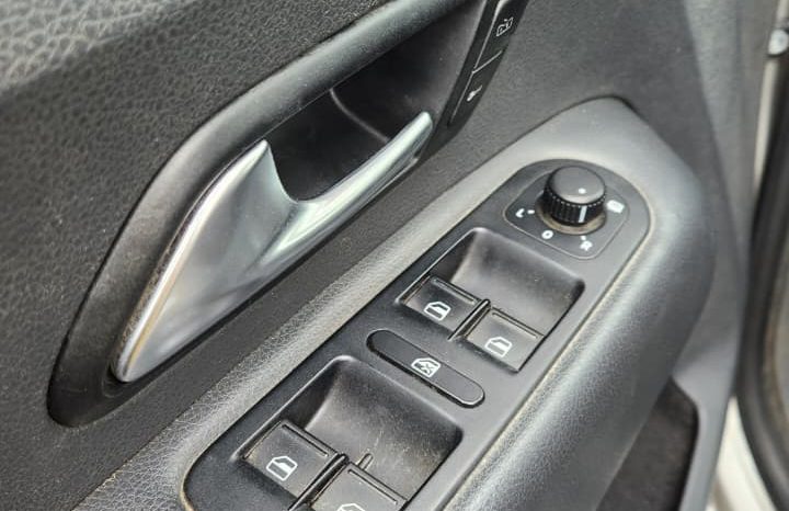 
								VOLKSWAGEN AMAROK HIGHLINE 2.0 4WD AUT full									