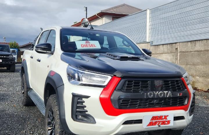 
								TOYOTA HILUX GR 2.8D AUT 4X4 full									