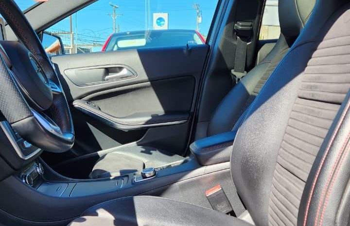 
								MERCEDES BENZ GLA 220D full									