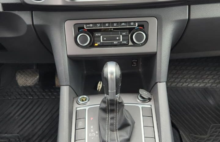 
								VOLKSWAGEN AMAROK HIGHLINE 2.0 4WD AUT full									