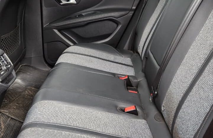 
								PEUGEOT 3008 ALLURE 1.5 BLUEHDI  AUT full									