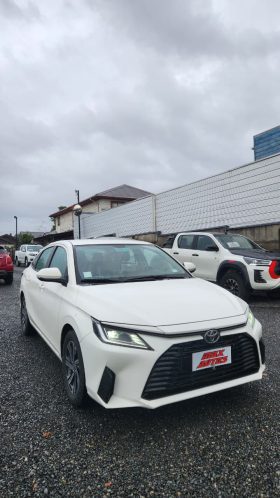TOYOTA YARIS 1.5 2024