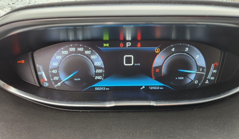 
								PEUGEOT 3008 ALLURE 1.5 BLUEHDI  AUT full									