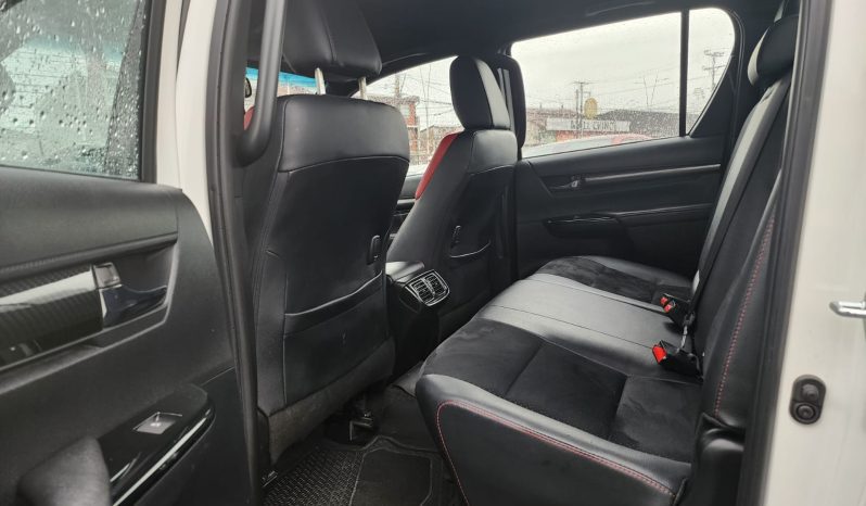 
								TOYOTA HILUX GR 2.8D AUT 4X4 full									