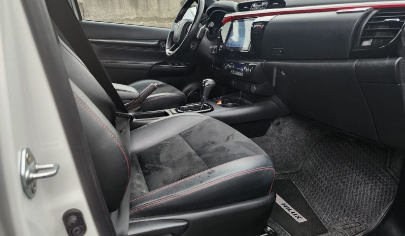 
								TOYOTA HILUX GR 2.8D AUT 4X4 full									