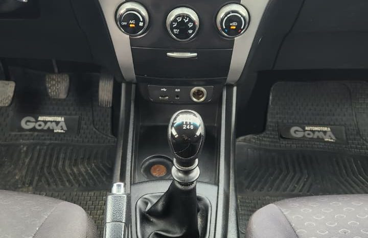 
								SSANGYONG KORANDO 2.0 4X2 full									