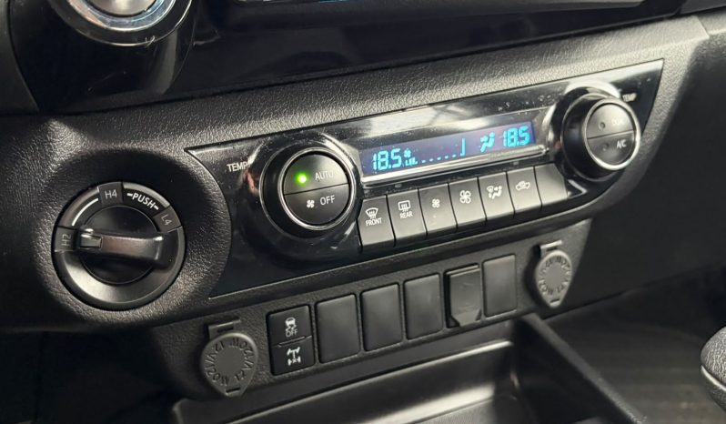 
								TOYOTA HILUX GR 2.8D AUT 4X4 full									