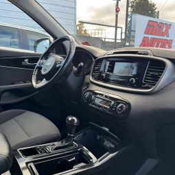 
										KIA SORENTO 4X4 2.2 AUT full									