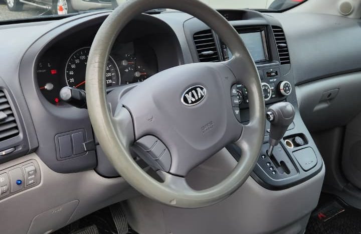 
								KIA GRAND CARNIVAL LX 2.2 AUT full									