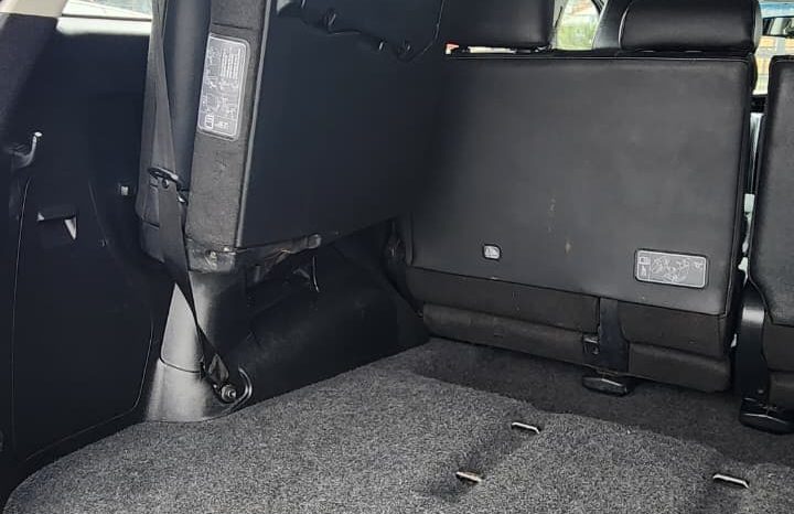 
								TOYOTA FORTUNER SRX 4X2 AUT 3 CORRIDAS DE ASIENTOS full									