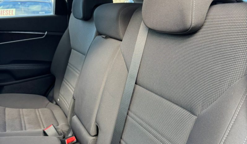 
								KIA SORENTO 4X4 2.2 AUT full									