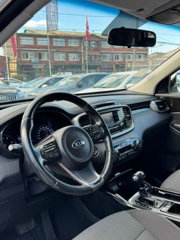 
										KIA SORENTO 4X4 2.2 AUT full									