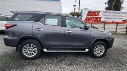 TOYOTA FORTUNER SRX 4X2 AUT 3 CORRIDAS DE ASIENTOS