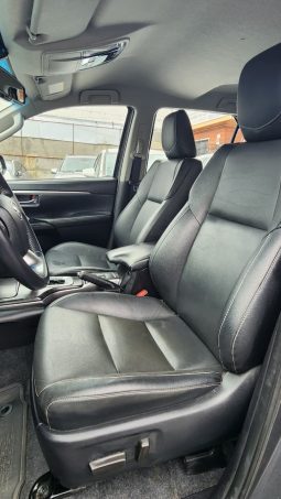 
										TOYOTA FORTUNER SRX 4X2 AUT 3 CORRIDAS DE ASIENTOS full									