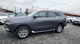 
										TOYOTA FORTUNER SRX 4X2 AUT 3 CORRIDAS DE ASIENTOS full									