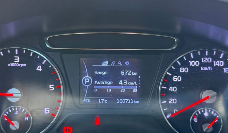 
								KIA SORENTO 4X4 2.2 AUT full									