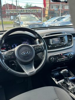 
										KIA SORENTO 4X4 2.2 AUT full									