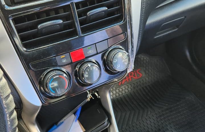 
								TOYOTA YARIS XLI 1.5 2020 full									