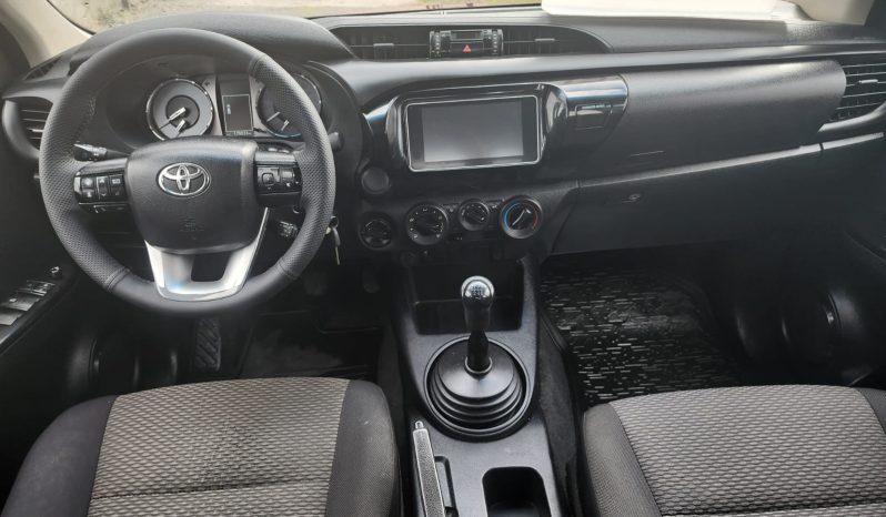 
								TOYOTA HILUX 2.4 DX 4X4 full									