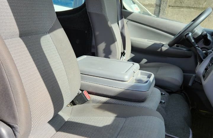 
								MINIBUS NISSAN NV 350 2.5 22+1 full									