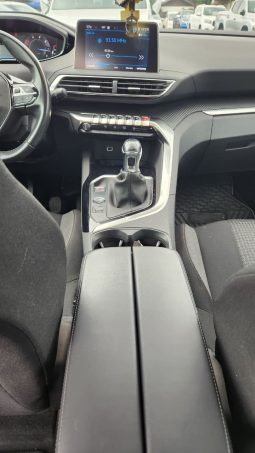 
										PEUGEOT 3008 BLUE HDI 1.5 DIESEL full									