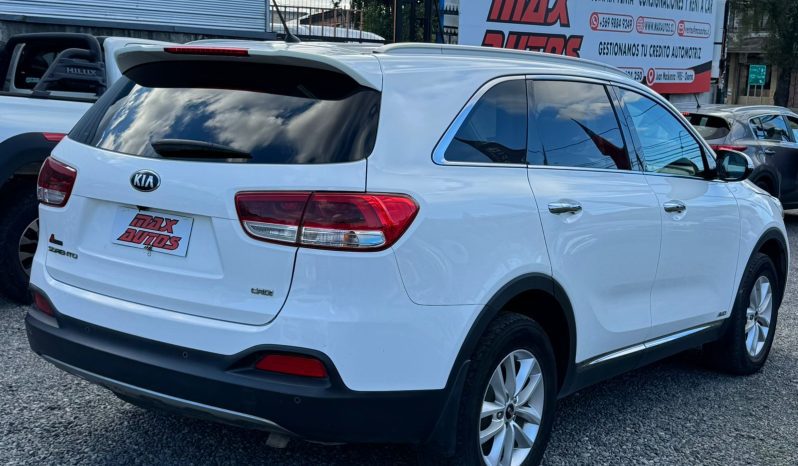 
								KIA SORENTO 4X4 2.2 AUT full									