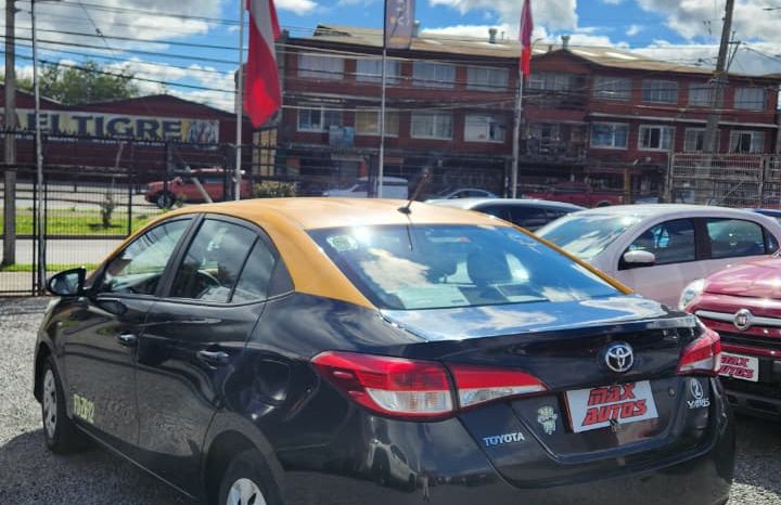 
								TOYOTA YARIS XLI 1.5 2020 full									