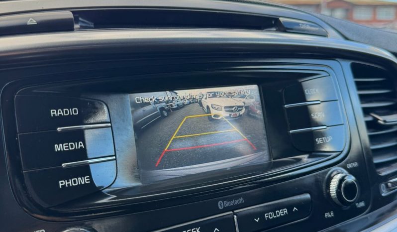 
								KIA SORENTO 4X4 2.2 AUT full									