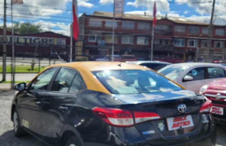 
								TOYOTA YARIS XLI 1.5 2020 full									