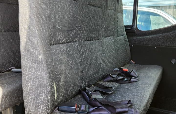 
								MINIBUS NISSAN NV 350 2.5 22+1 full									