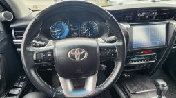 
										TOYOTA FORTUNER SRX 4X2 AUT 3 CORRIDAS DE ASIENTOS full									