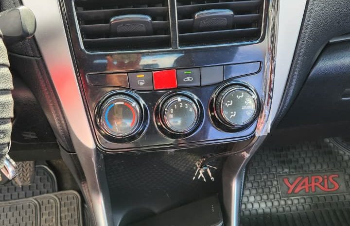 
								TOYOTA YARIS XLI 1.5 2020 full									