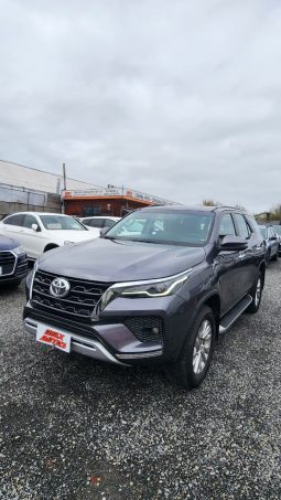 TOYOTA FORTUNER SRX 4X2 AUT 3 CORRIDAS DE ASIENTOS