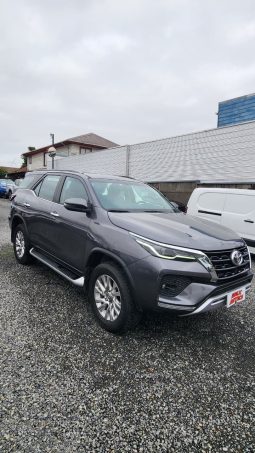 TOYOTA FORTUNER SRX 4X2 AUT 3 CORRIDAS DE ASIENTOS