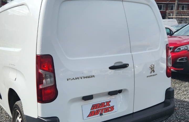 
								PEUGEOT PARTNER L2 HDI 1.6 2022}{ full									