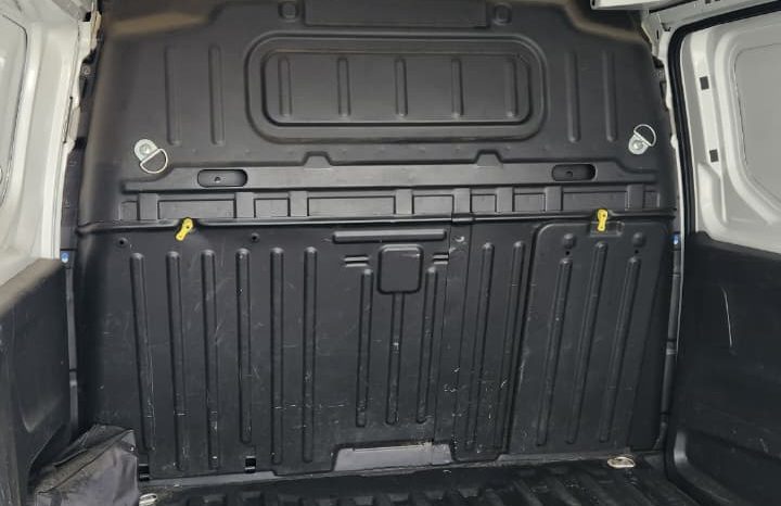 
								PEUGEOT PARTNER L2 HDI 1.6 2022}{ full									